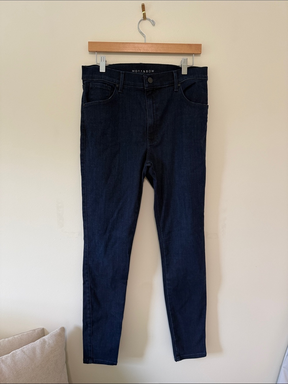 NWOT Mott & Bow Dark Blue Skinny Jeans
